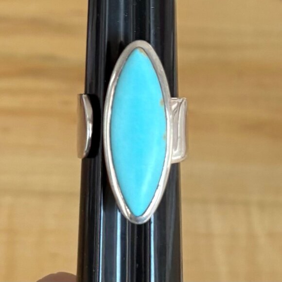 Turquoise & Sterling Silver Contemporary Ring Size 7 3/4 - Picture 1 of 7